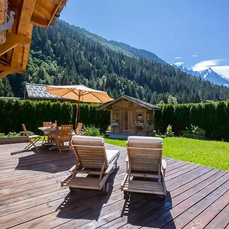Les Chosalets Chalet Sleeps 8 * Chamonix