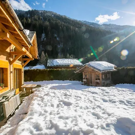 Chalet Les Chosalets Chalet Sleeps 8 Chamonix