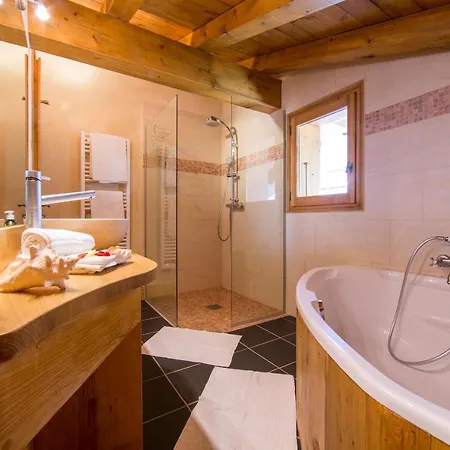Les Chosalets Chalet Sleeps 8 Chalet Chamonix