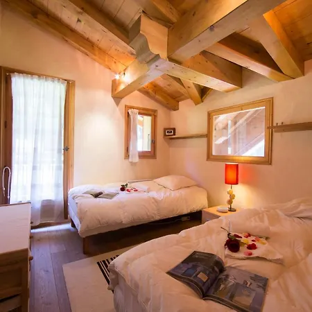 Les Chosalets Chalet Sleeps 8 Chalet *
