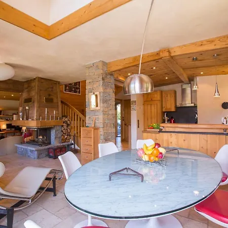Les Chosalets Chalet Sleeps 8